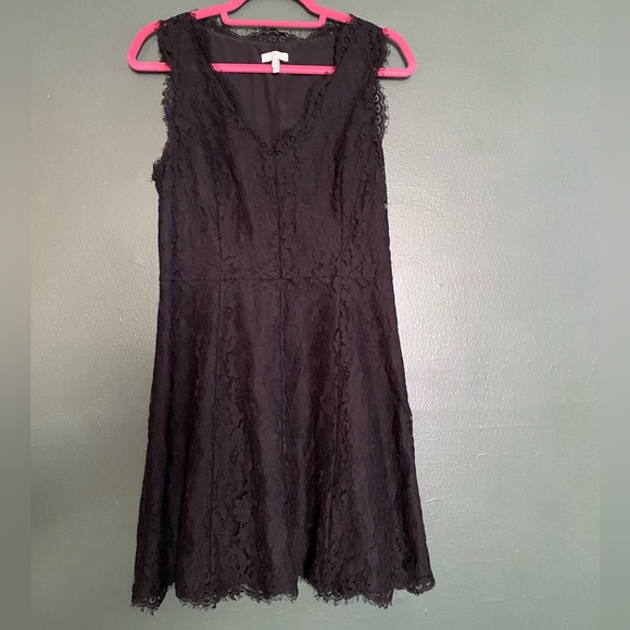 Joie Dresses & Skirts - Joie- cocktail dress mini sleeveless lace v-neck black caviar party women M